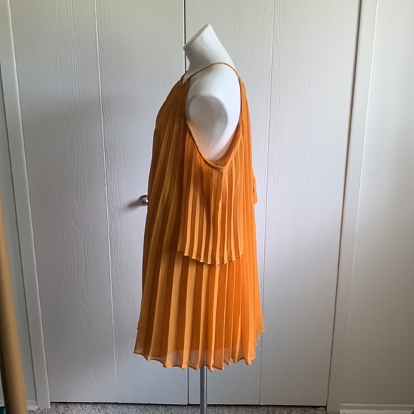 BB Dakota dress. Size medium. Worn once, like new! - Picture 3 of 6